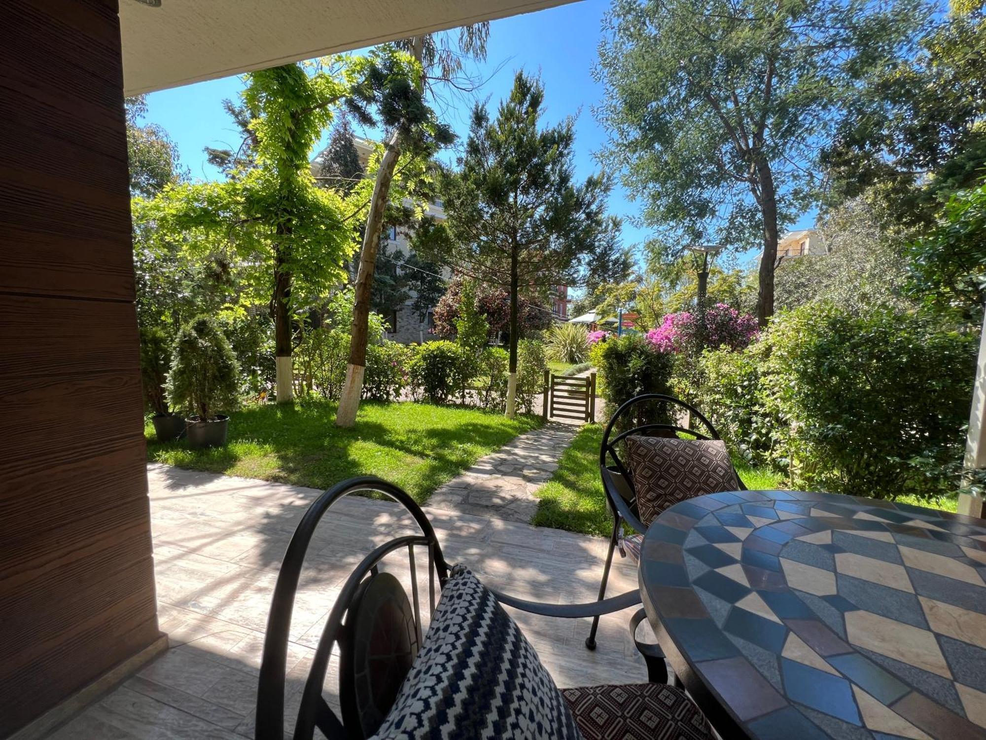 Luxury Oasis Apartment Chakvi Room photo